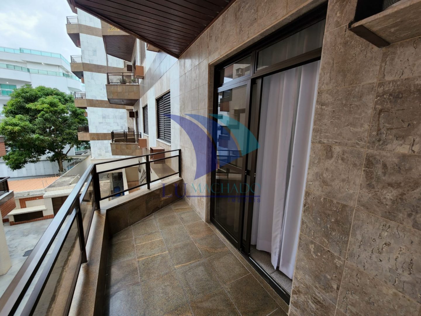COD 736 -VENDA Apartamento na  Passagem  Á 200MT Praia do Forte ,aceita financiamento bancário