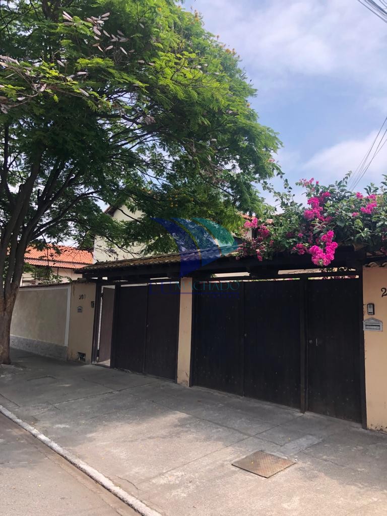 COD 767 – Casa Duplex no bairro Palmeiras em Cabo Frio, aceita financiamento bancário