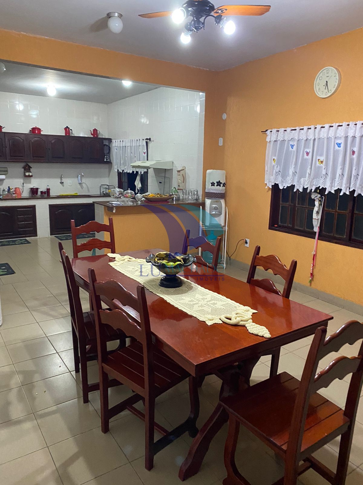 Pousada-Chalé à venda e aluguel com 8 quartos, 300m² - Foto 1