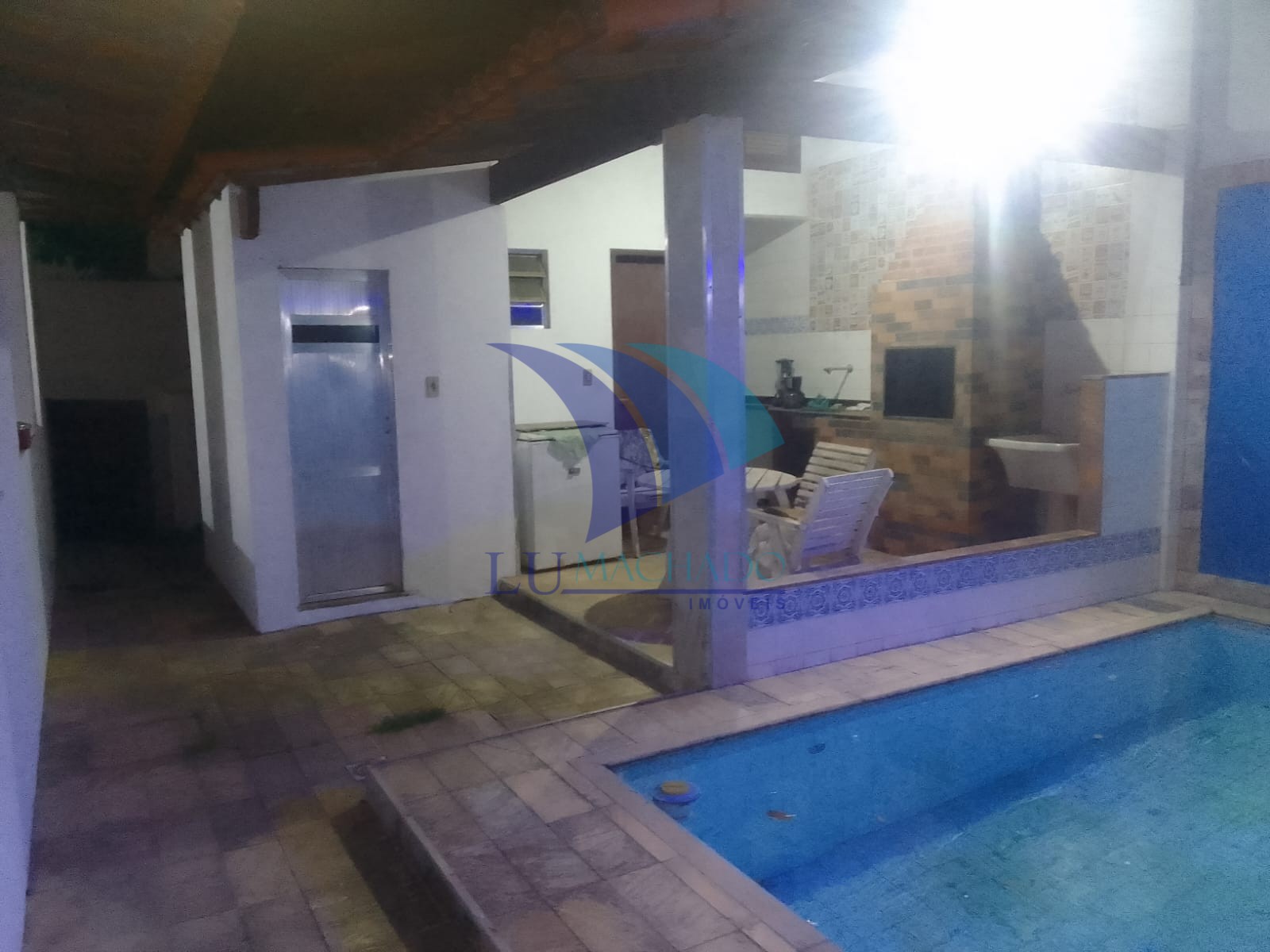 Casa à venda e aluguel com 6 quartos, 350m² - Foto 12