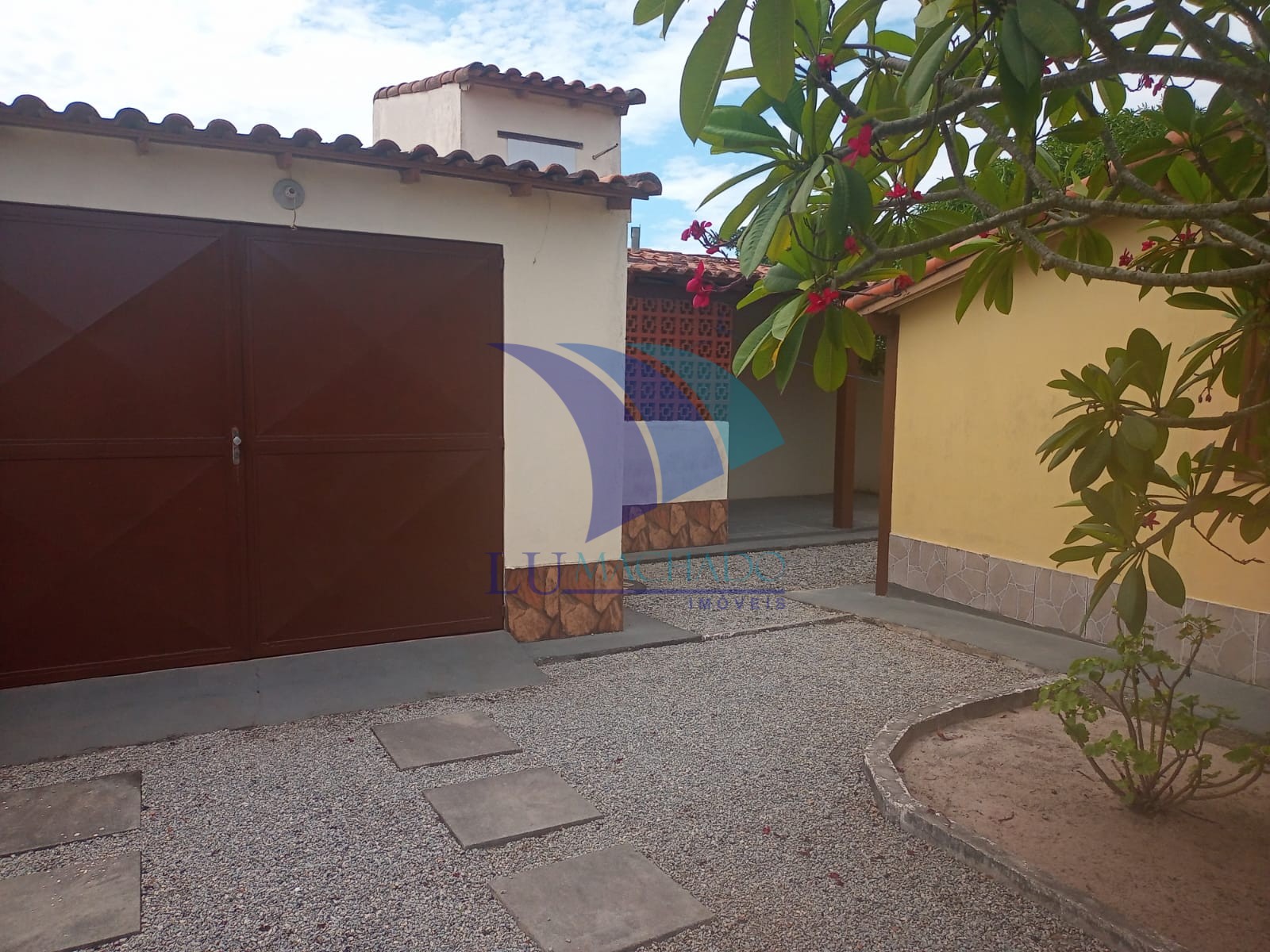 Casa à venda e aluguel com 2 quartos, 80m² - Foto 2