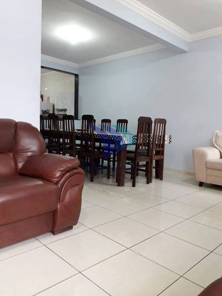 Casa à venda e aluguel com 5 quartos, 180m² - Foto 24