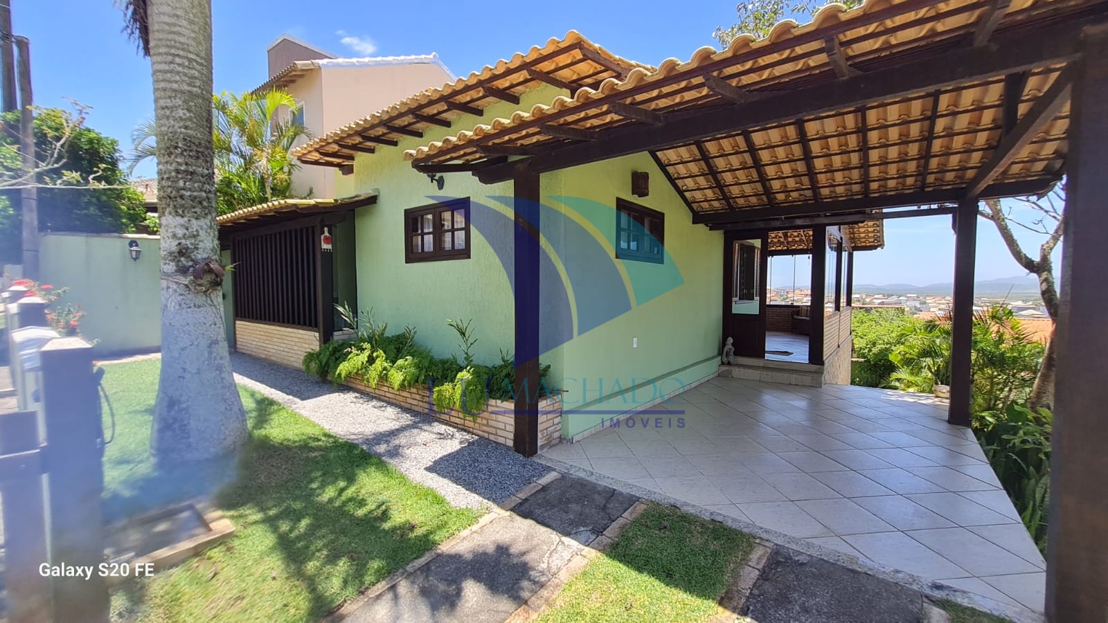 Casa à venda e aluguel com 3 quartos, 158m² - Foto 1