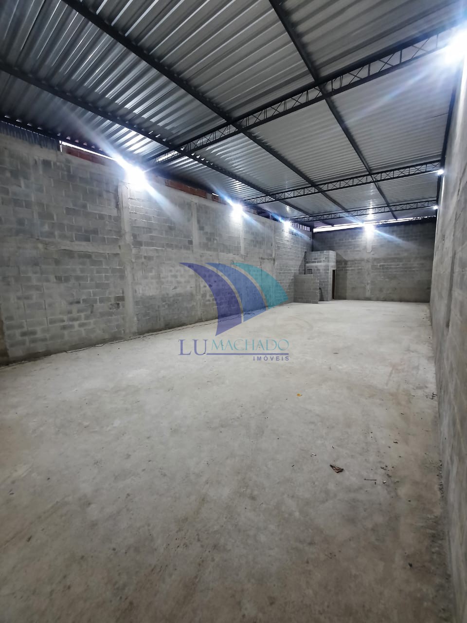 Imóvel Comercial Padrão à venda e aluguel, 200m² - Foto 12