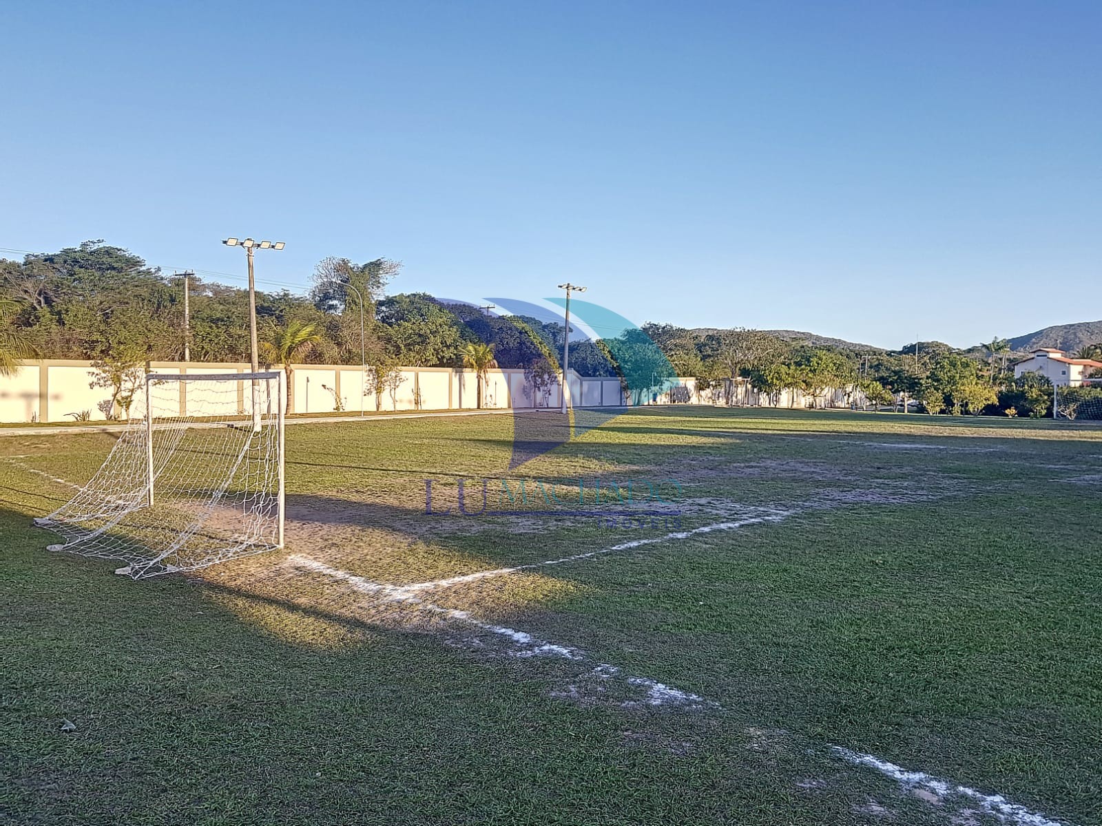 Terreno à venda e aluguel, 300m² - Foto 12