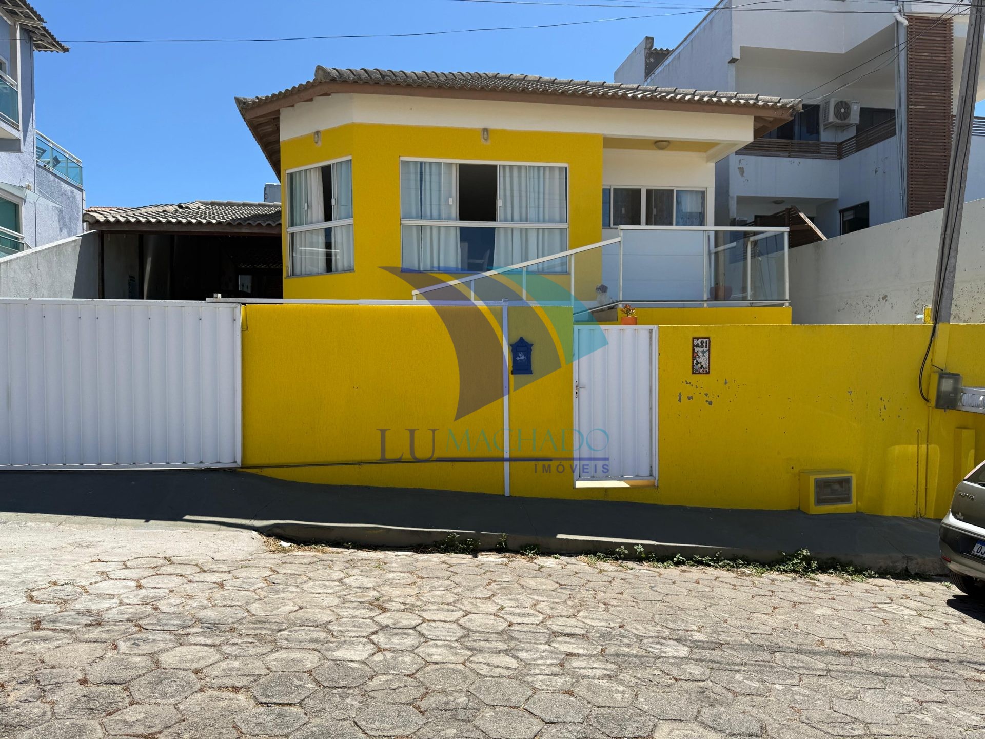 Casa à venda e aluguel com 3 quartos, 130m² - Foto 1