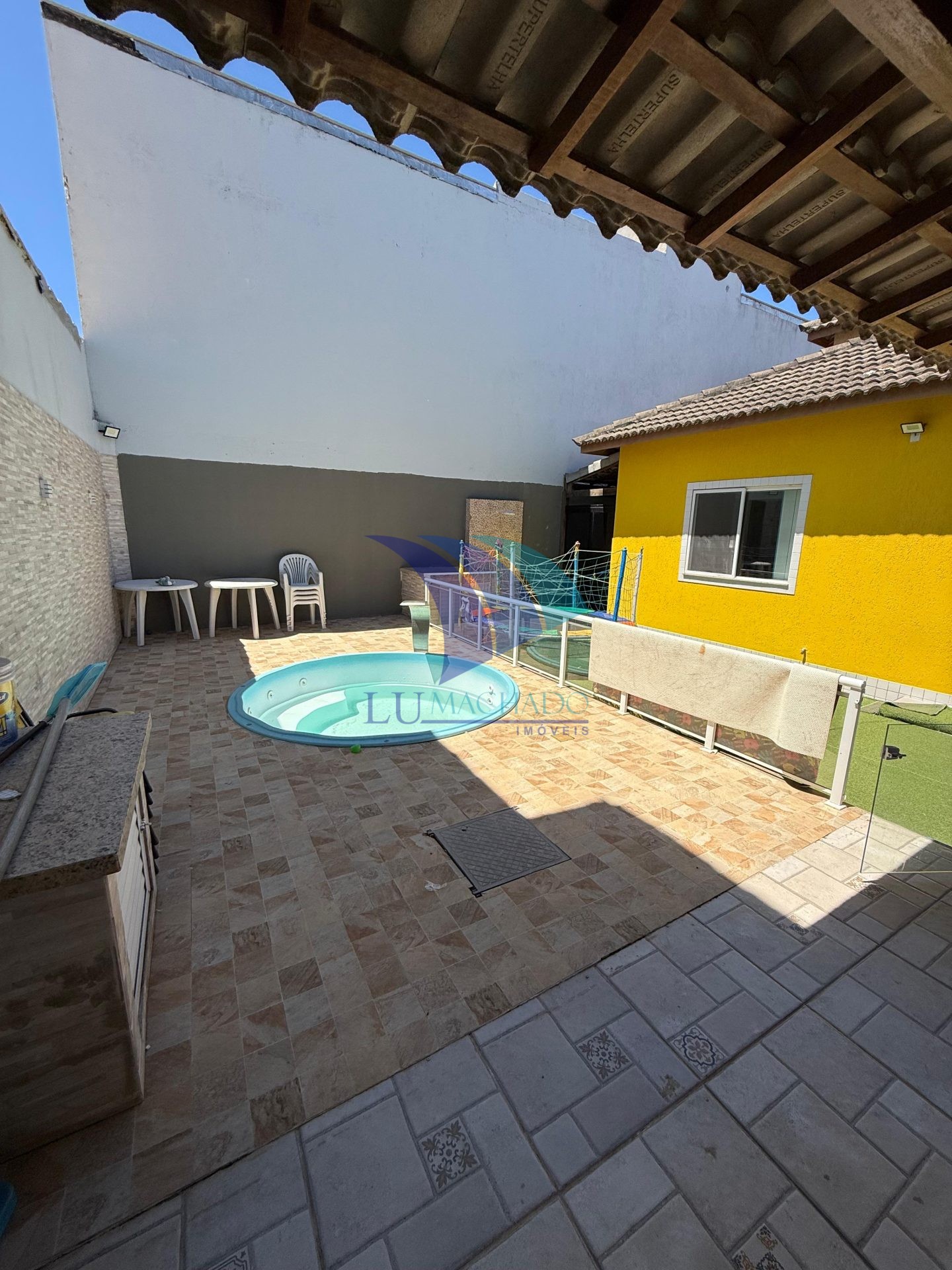 Casa à venda e aluguel com 3 quartos, 130m² - Foto 2