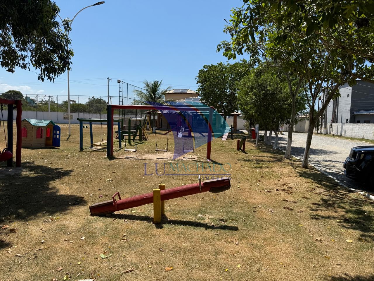 Casa à venda e aluguel com 3 quartos, 150m² - Foto 3