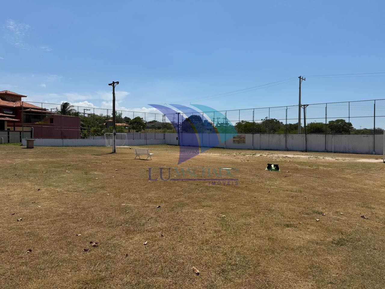 Casa à venda e aluguel com 3 quartos, 150m² - Foto 2