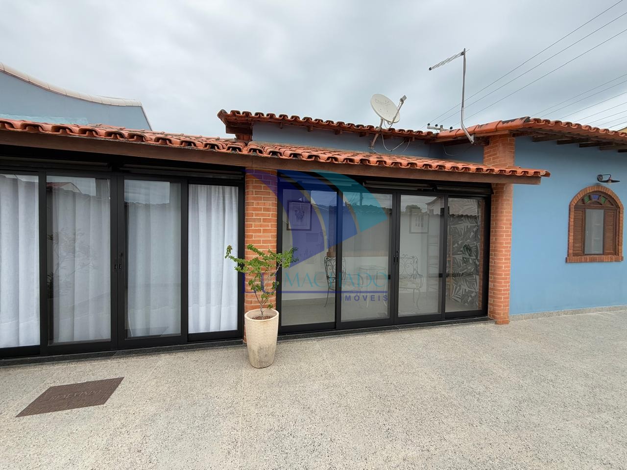 Casa à venda e aluguel com 5 quartos, 250m² - Foto 3
