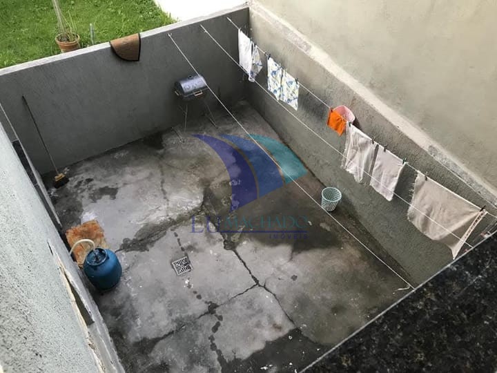 Casa à venda e aluguel com 4 quartos, 95m² - Foto 2