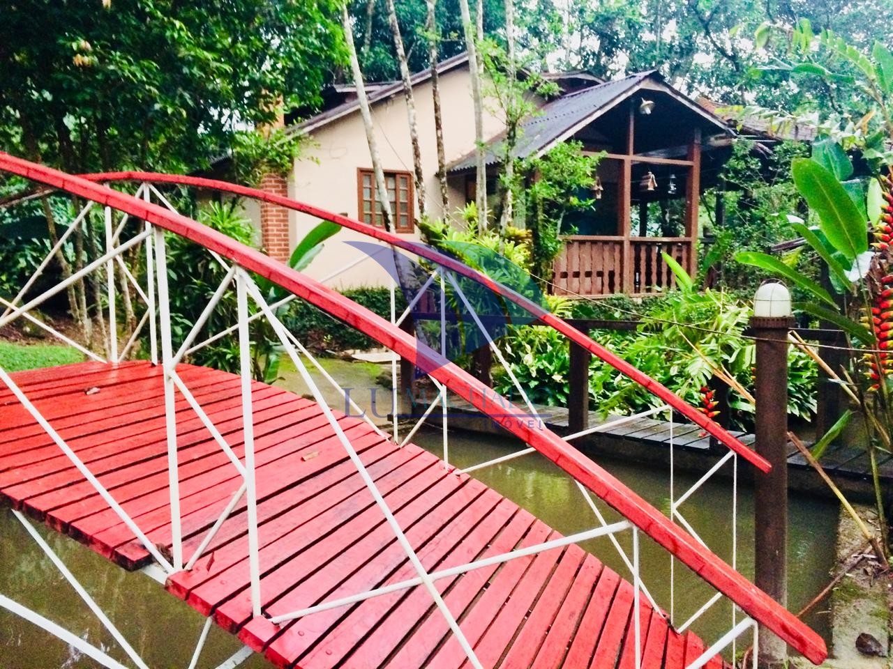 Casa à venda com 4 quartos, 240m² - Foto 9