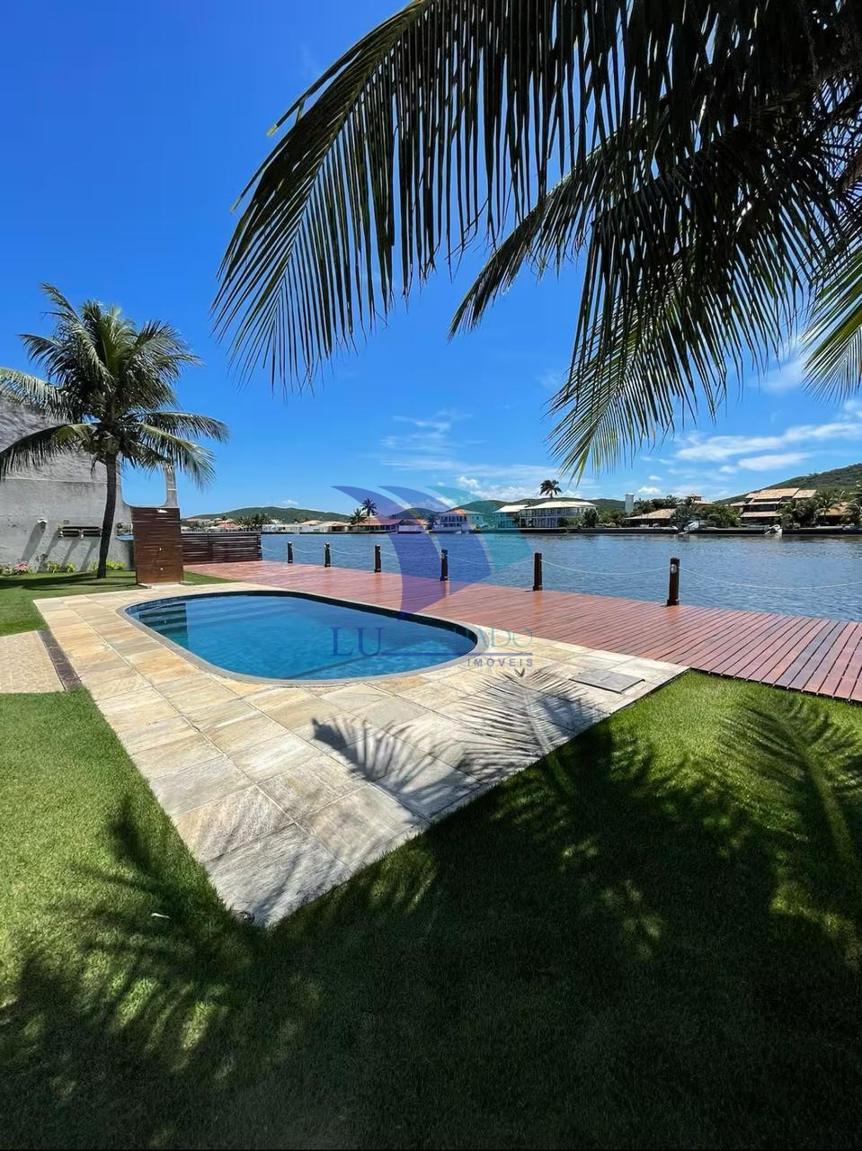 Casa à venda e aluguel com 2 quartos, 92m² - Foto 1