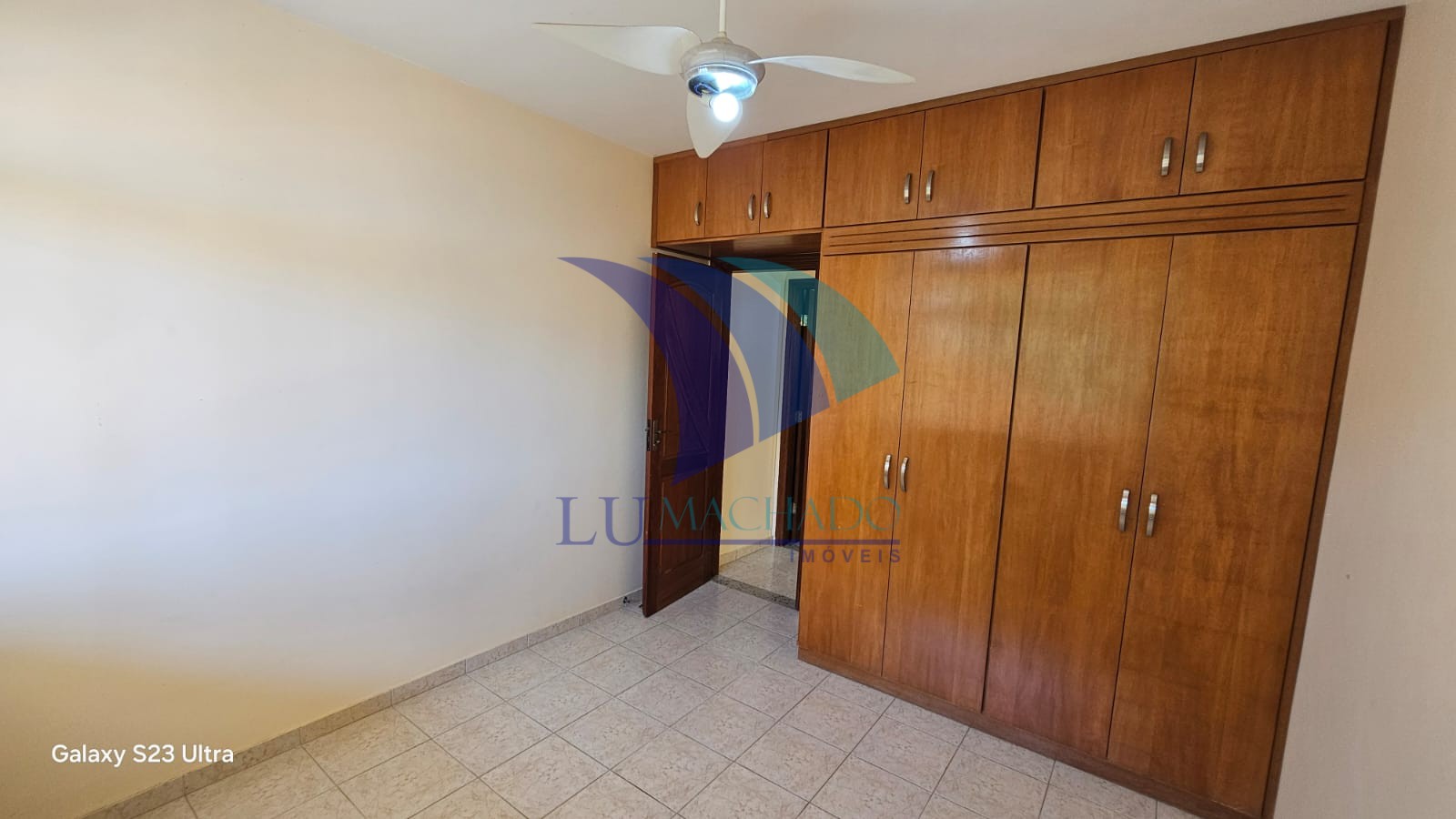 Casa à venda e aluguel com 2 quartos, 150m² - Foto 3