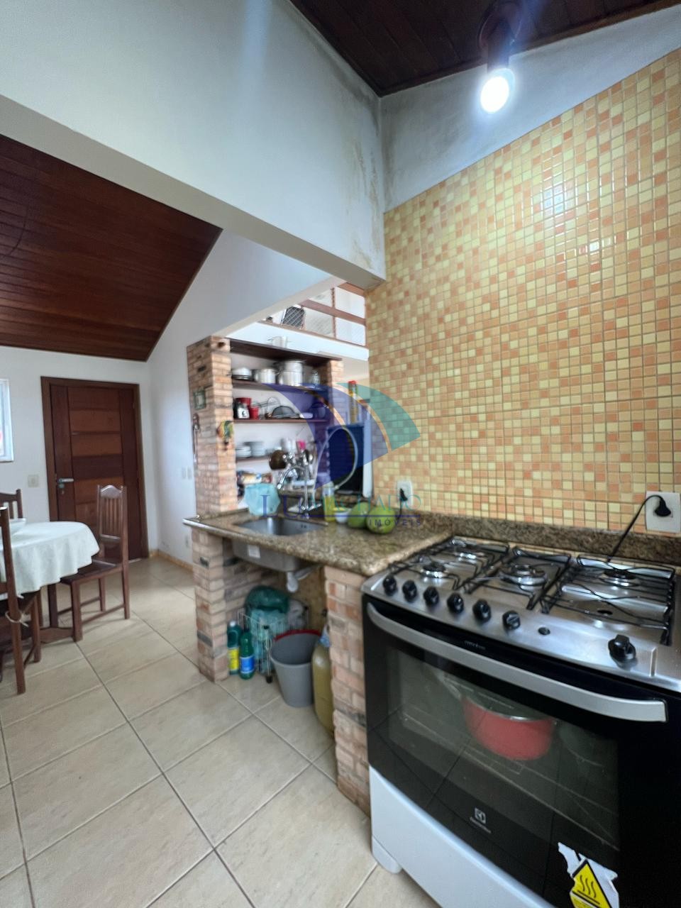 Casa à venda e aluguel com 3 quartos, 180m² - Foto 22
