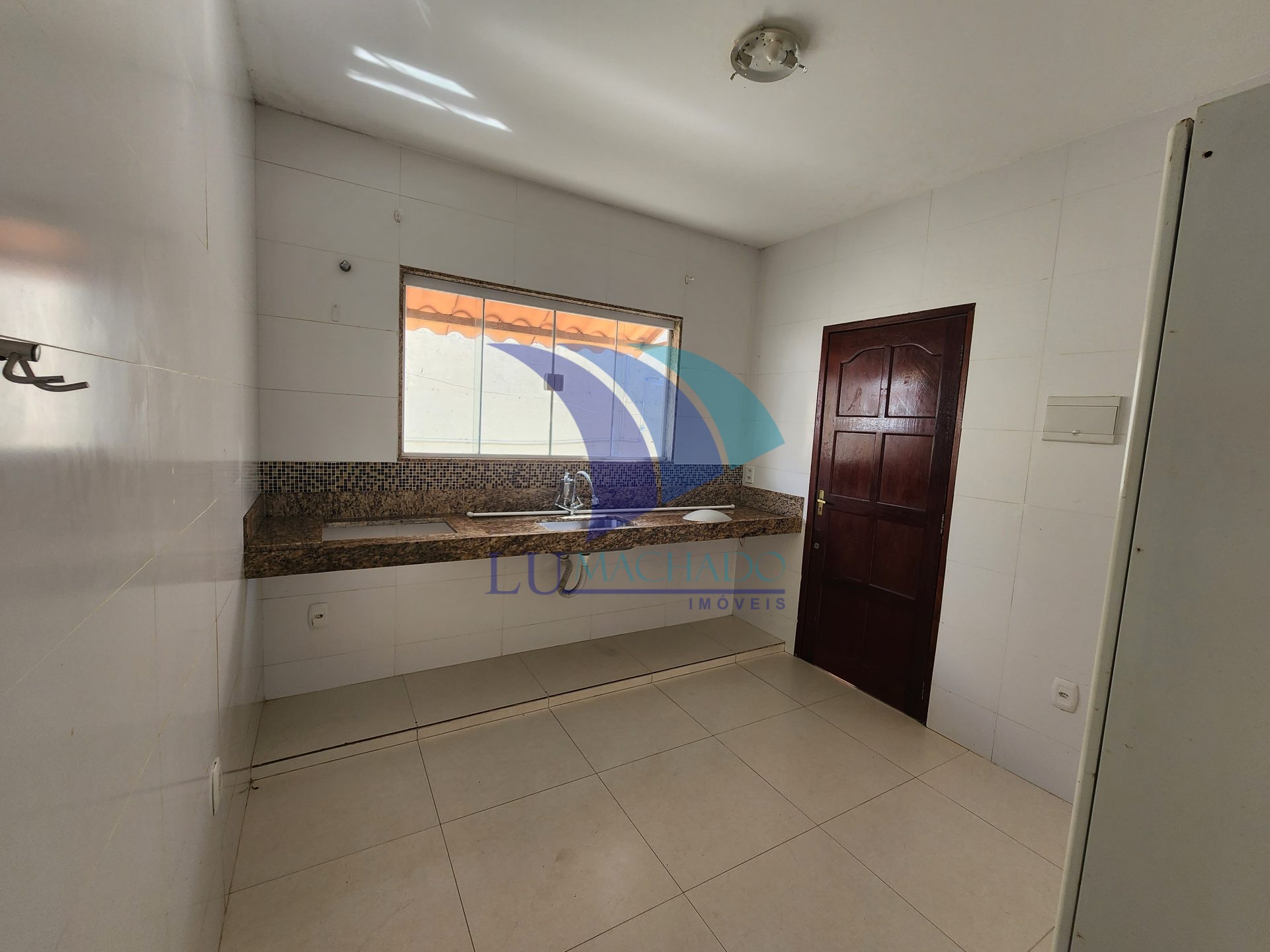 Casa à venda e aluguel com 3 quartos, 80m² - Foto 16