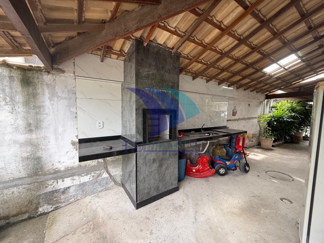 Casa à venda e aluguel com 5 quartos, 243m² - Foto 12