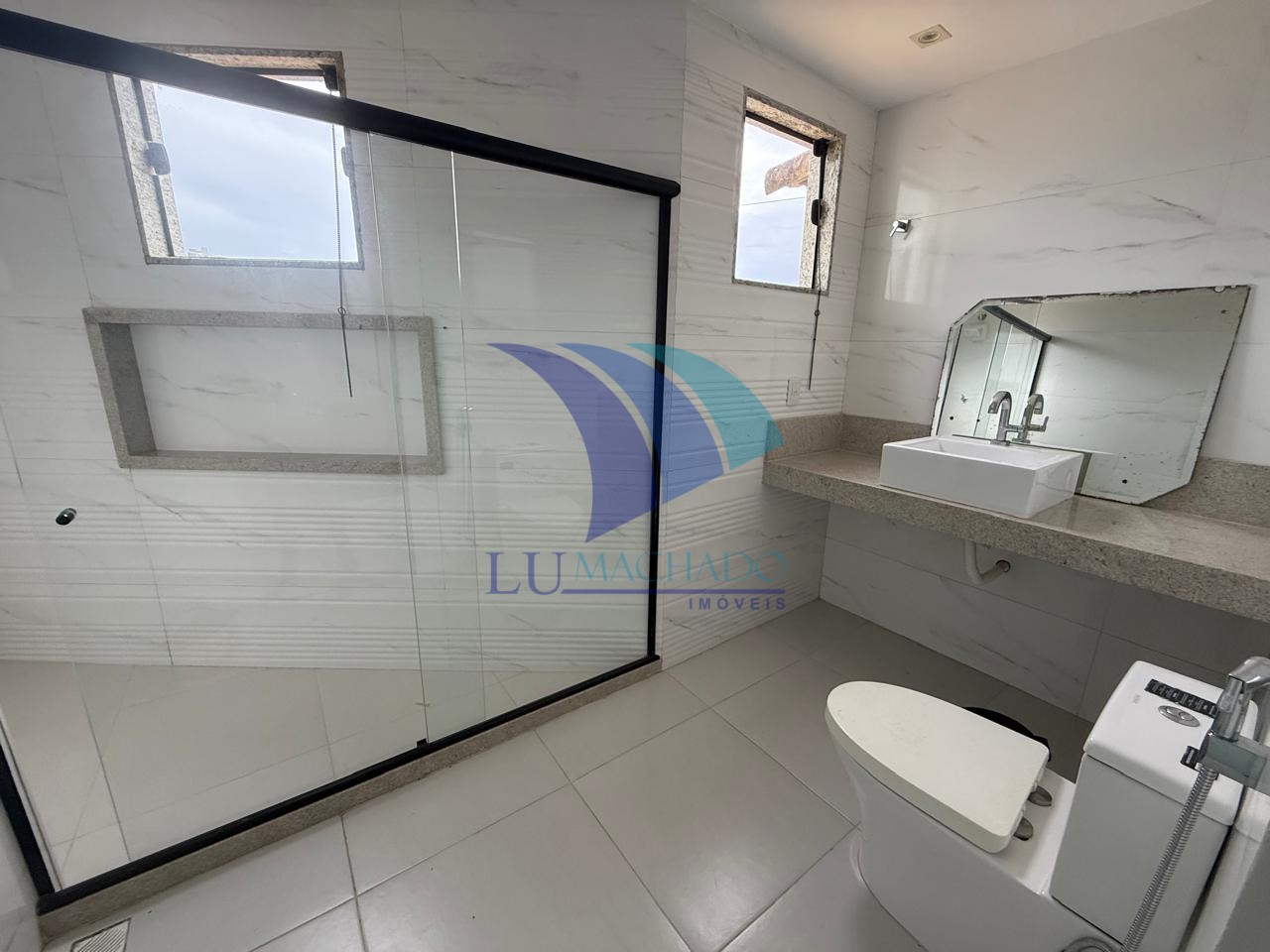 Casa à venda e aluguel com 5 quartos, 243m² - Foto 16