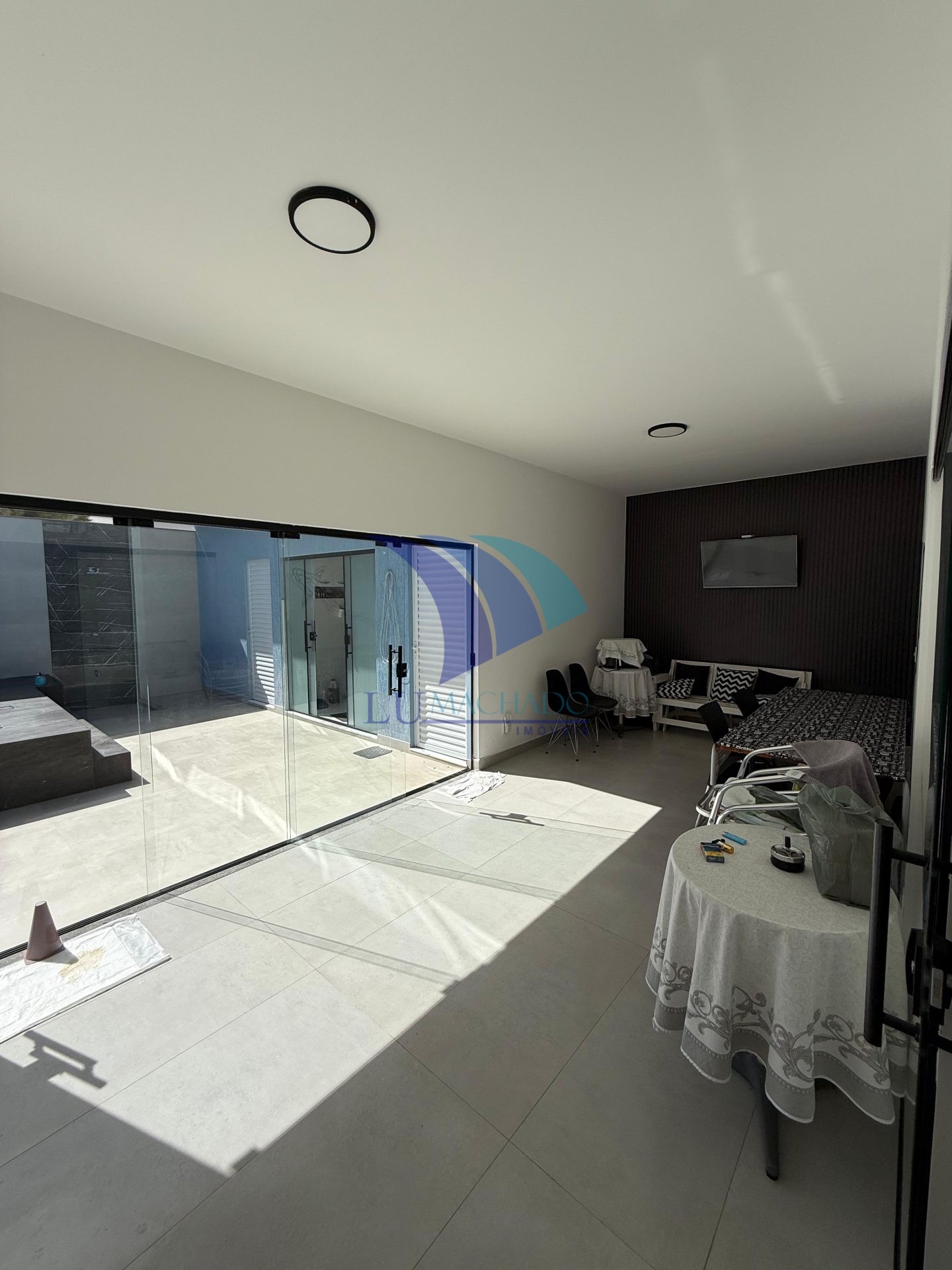 Casa à venda e aluguel com 4 quartos, 242m² - Foto 3