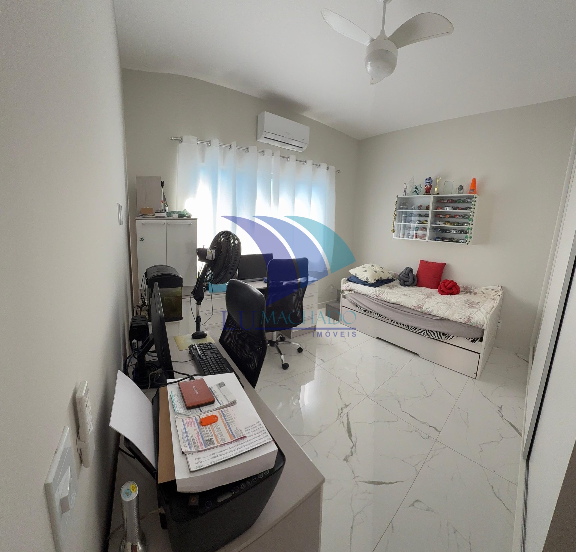 Casa à venda e aluguel com 4 quartos, 242m² - Foto 12