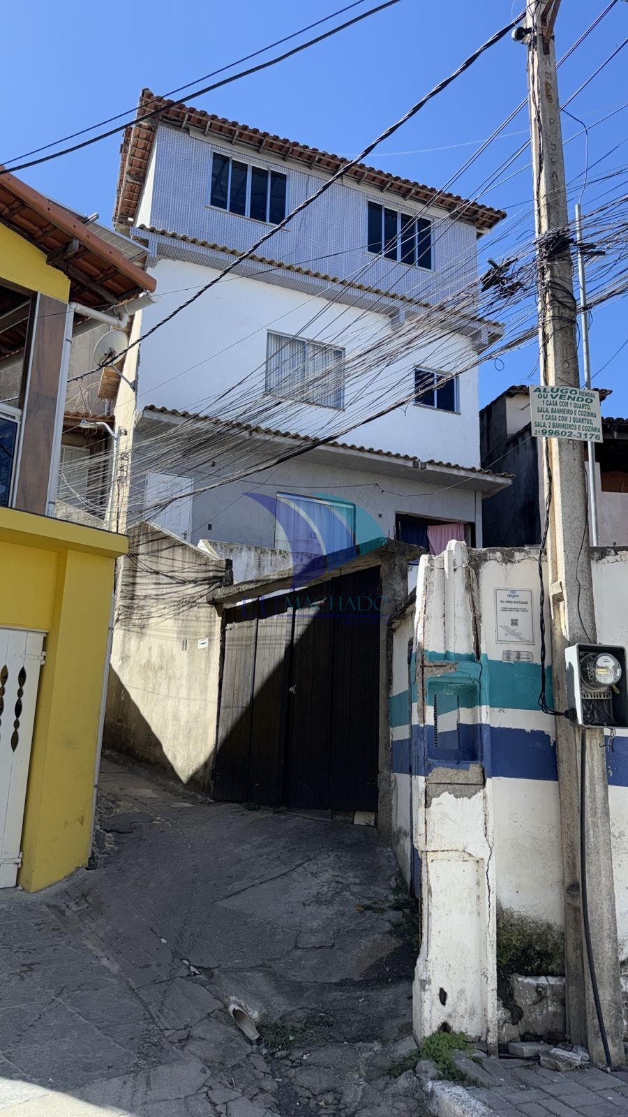 Casa à venda e aluguel com 3 quartos, 65m² - Foto 1