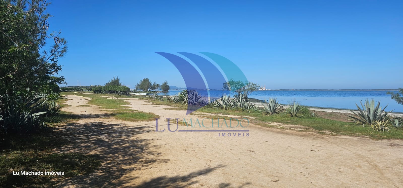Casa à venda com 4 quartos, 210m² - Foto 4