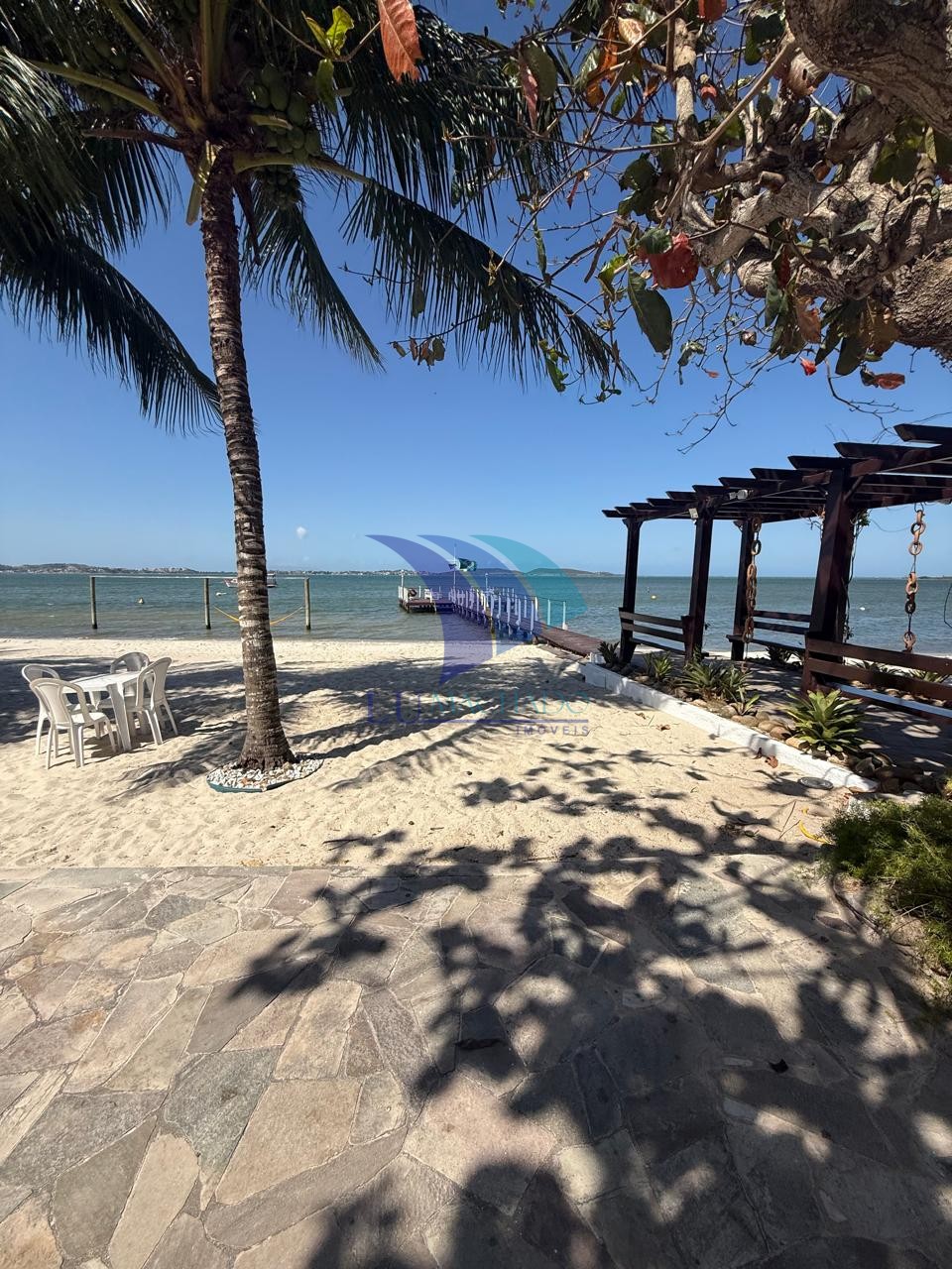 Casa à venda com 4 quartos, 150m² - Foto 2