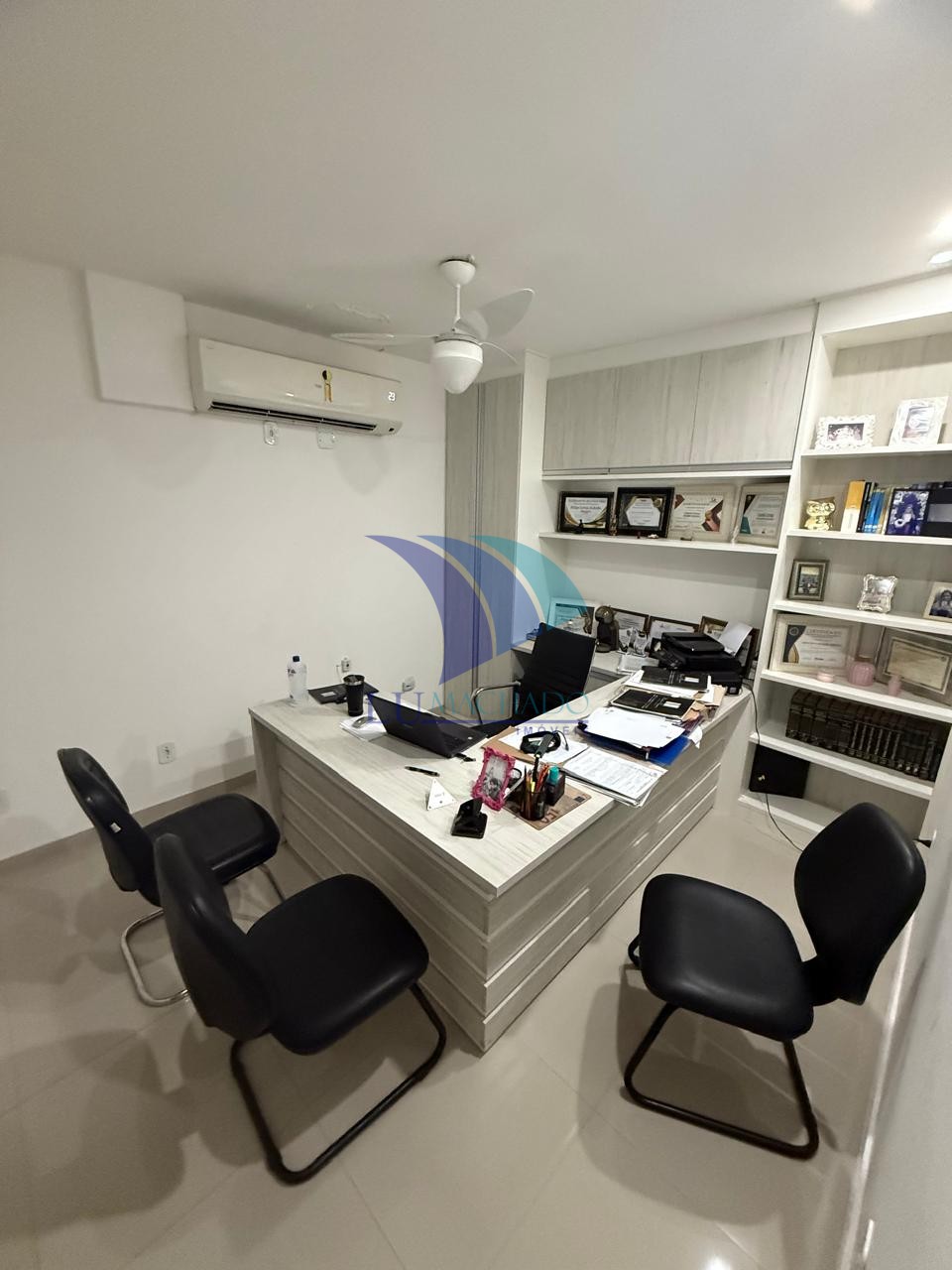 COD 1762 - VENDO LOJA COMERCIAL ED. GRAND MAISON